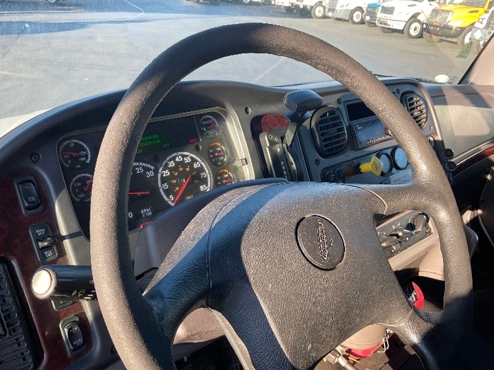 Refrigerated Truck-Light and Medium Duty Trucks-Freightliner-2019-M2-Torrance-CA-224,800\n\t\tmiles-$ 52,250 - Image 17