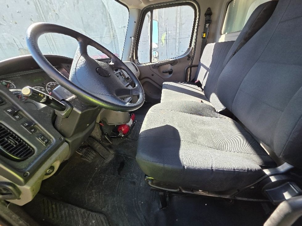 Refrigerated Truck-Light and Medium Duty Trucks-Freightliner-2019-M2-Torrance-CA-264,201\n\t\tmiles-$ 40,250 - Image 18