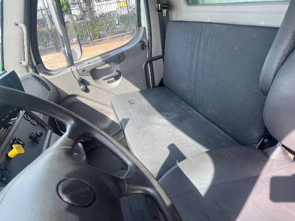 Refrigerated Truck-Light and Medium Duty Trucks-Freightliner-2019-M2-Torrance-CA-300,973\n\t\tmiles-$ 30,250 - Image 19