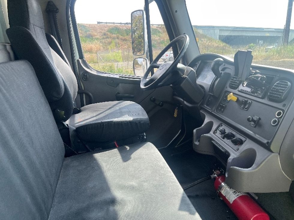 Refrigerated Truck-Light and Medium Duty Trucks-Freightliner-2019-M2-Torrance-CA-300,973\n\t\tmiles-$ 30,250 - Image 22