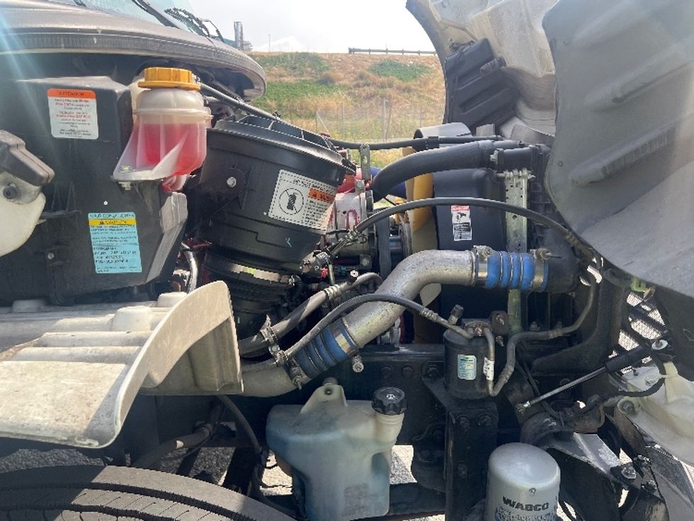 Refrigerated Truck-Light and Medium Duty Trucks-Freightliner-2019-M2-Torrance-CA-300,973\n\t\tmiles-$ 30,250 - Image 23