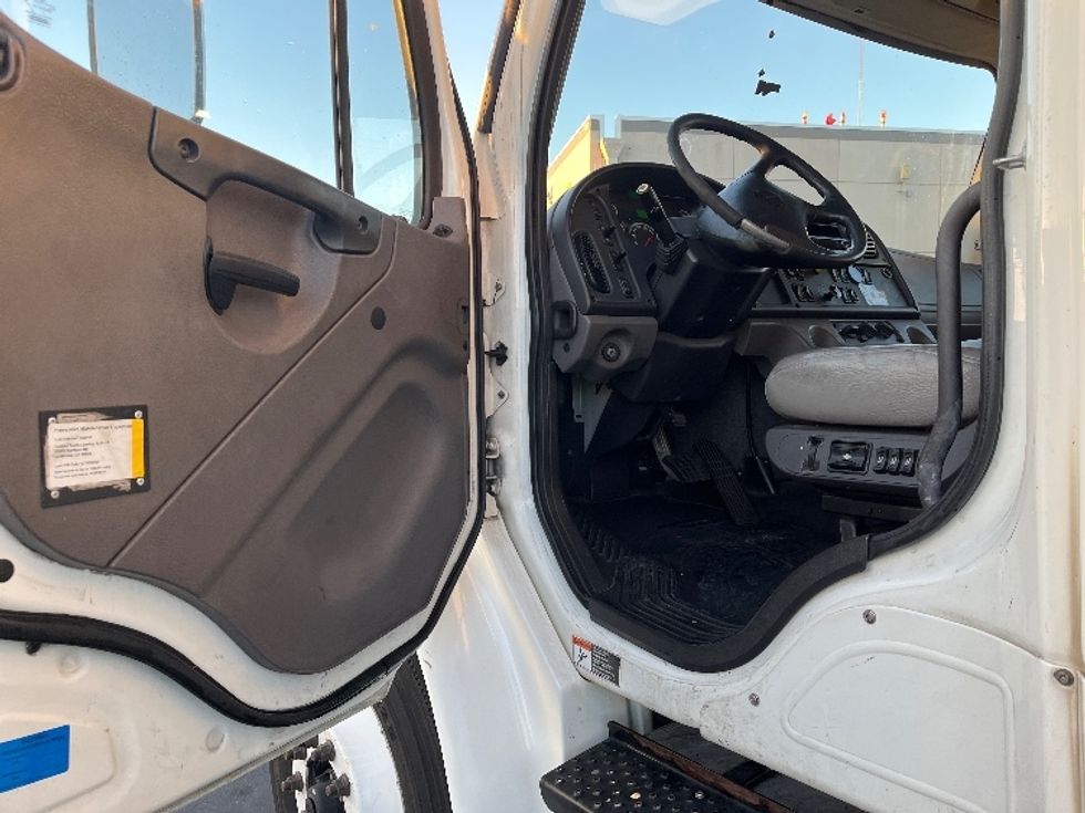 Refrigerated Truck-Light and Medium Duty Trucks-Freightliner-2019-M2-Torrance-CA-334,362\n\t\tmiles-$ 24,500 - Image 16
