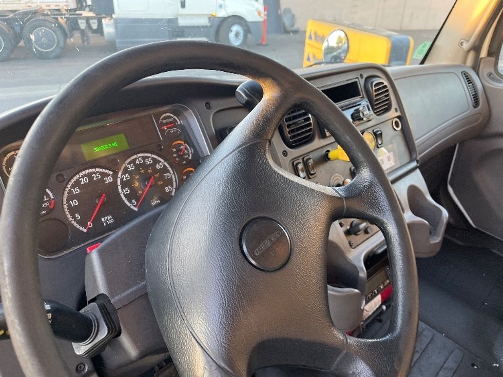 Refrigerated Truck-Light and Medium Duty Trucks-Freightliner-2019-M2-Torrance-CA-334,362\n\t\tmiles-$ 24,500 - Image 17