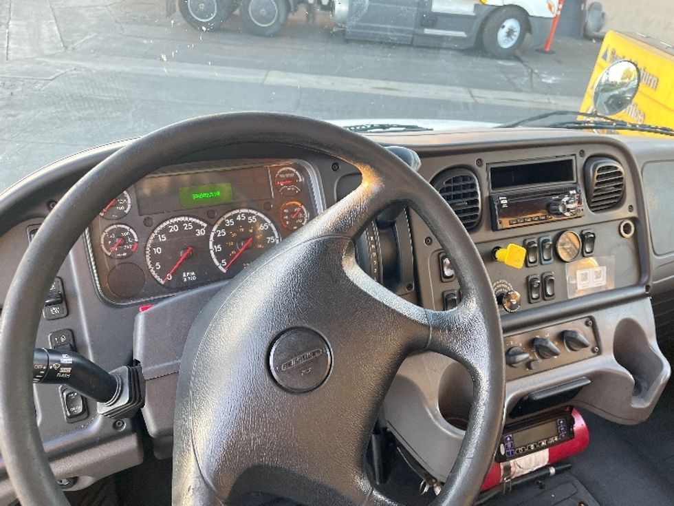 Refrigerated Truck-Light and Medium Duty Trucks-Freightliner-2019-M2-Torrance-CA-334,362\n\t\tmiles-$ 24,500 - Image 18
