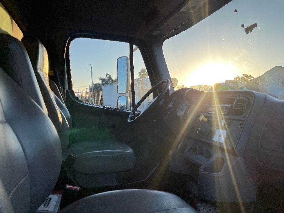 Refrigerated Truck-Light and Medium Duty Trucks-Freightliner-2019-M2-Torrance-CA-334,362\n\t\tmiles-$ 24,500 - Image 22