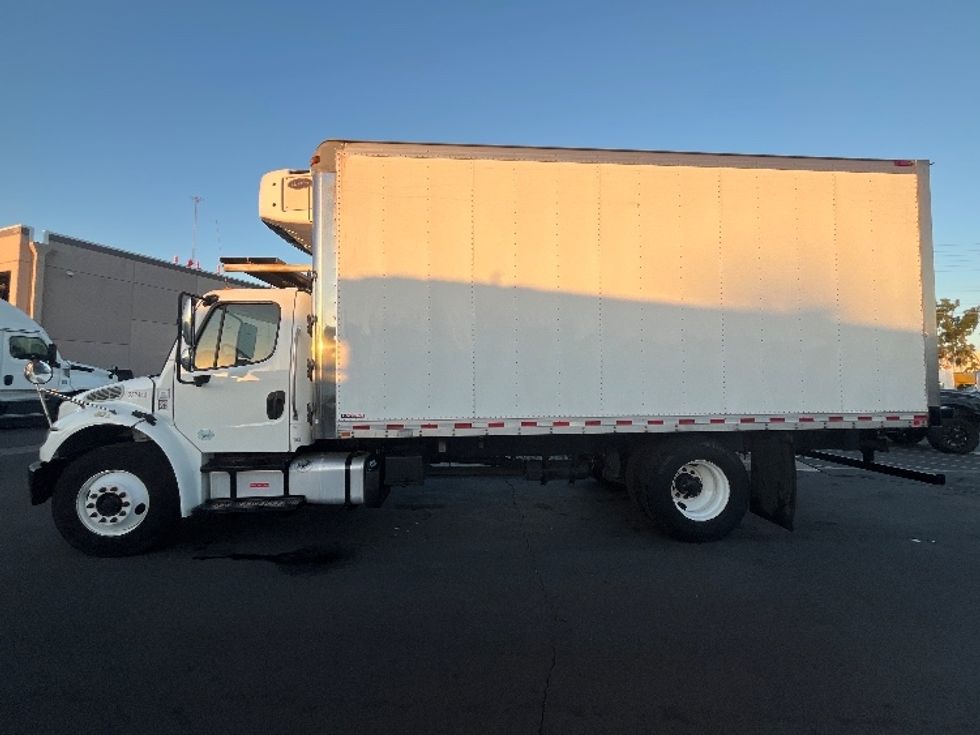 Refrigerated Truck-Light and Medium Duty Trucks-Freightliner-2019-M2-Torrance-CA-334,362\n\t\tmiles-$ 24,500 - Image 4