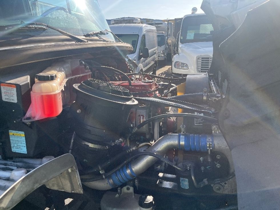 Refrigerated Truck-Light and Medium Duty Trucks-Freightliner-2019-M2-Torrance-CA-338,003\n\t\tmiles-$ 24,750 - Image 21