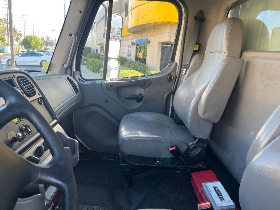 Refrigerated Truck-Light and Medium Duty Trucks-Freightliner-2019-M2-Torrance-CA-339,345\n\t\tmiles-$ 24,500 - Image 18