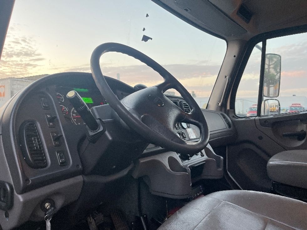 Refrigerated Truck-Light and Medium Duty Trucks-Freightliner-2019-M2-Torrance-CA-339,528\n\t\tmiles-$ 24,250 - Image 17