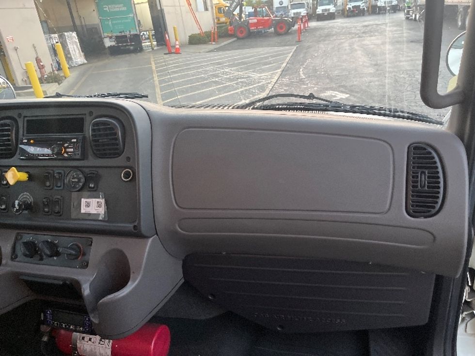 Refrigerated Truck-Light and Medium Duty Trucks-Freightliner-2019-M2-Torrance-CA-339,528\n\t\tmiles-$ 24,250 - Image 21