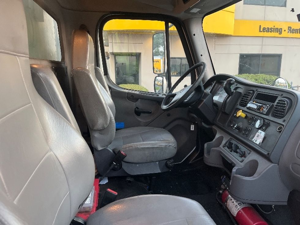 Refrigerated Truck-Light and Medium Duty Trucks-Freightliner-2019-M2-Torrance-CA-339,528\n\t\tmiles-$ 24,250 - Image 22