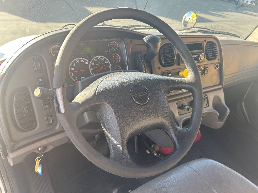 Refrigerated Truck-Light and Medium Duty Trucks-Freightliner-2019-M2-Torrance-CA-344,578\n\t\tmiles-$ 23,500 - Image 16