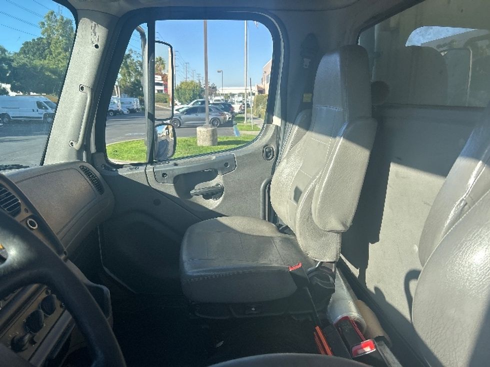 Refrigerated Truck-Light and Medium Duty Trucks-Freightliner-2019-M2-Torrance-CA-344,578\n\t\tmiles-$ 23,500 - Image 18