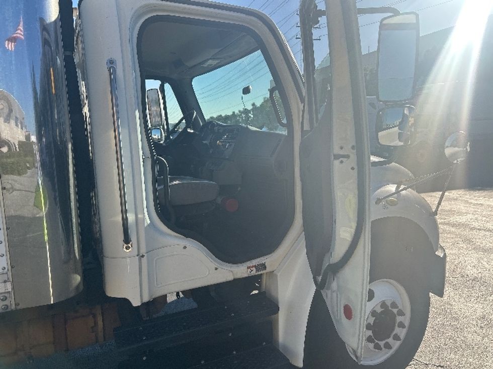 Refrigerated Truck-Light and Medium Duty Trucks-Freightliner-2019-M2-Torrance-CA-344,578\n\t\tmiles-$ 23,500 - Image 19