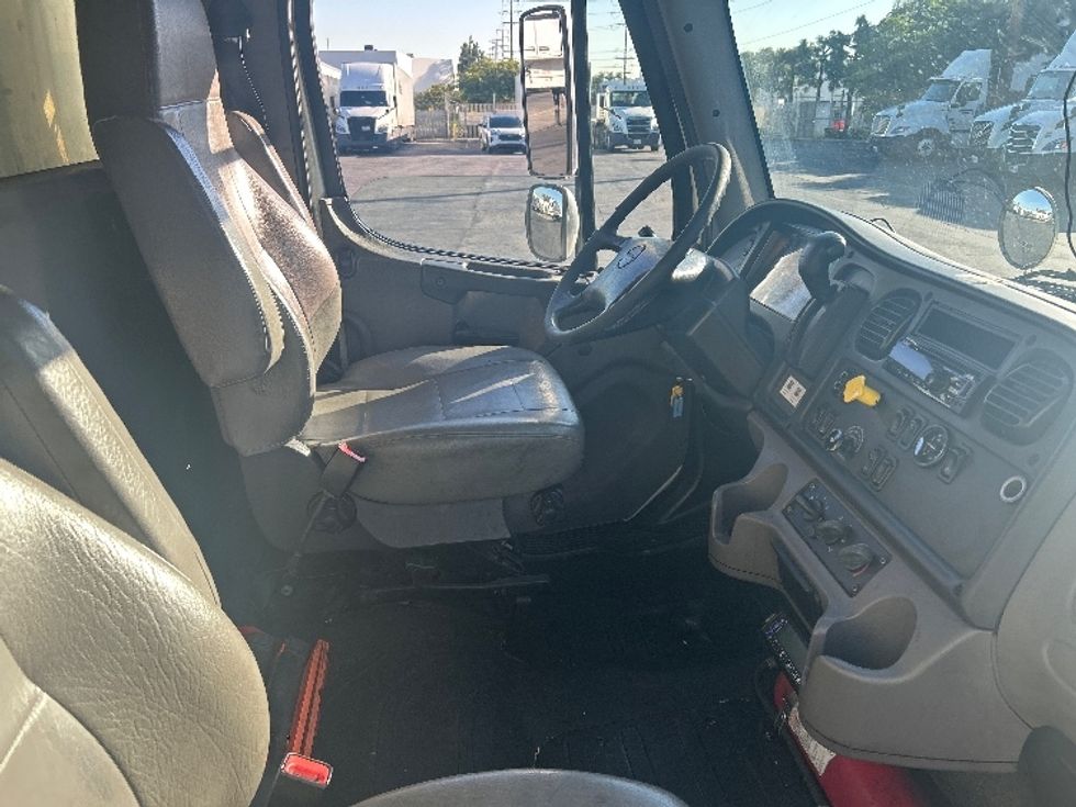 Refrigerated Truck-Light and Medium Duty Trucks-Freightliner-2019-M2-Torrance-CA-344,578\n\t\tmiles-$ 23,500 - Image 21
