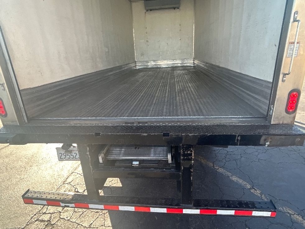 Refrigerated Truck-Light and Medium Duty Trucks-Freightliner-2019-M2-Torrance-CA-344,578\n\t\tmiles-$ 23,500 - Image 9