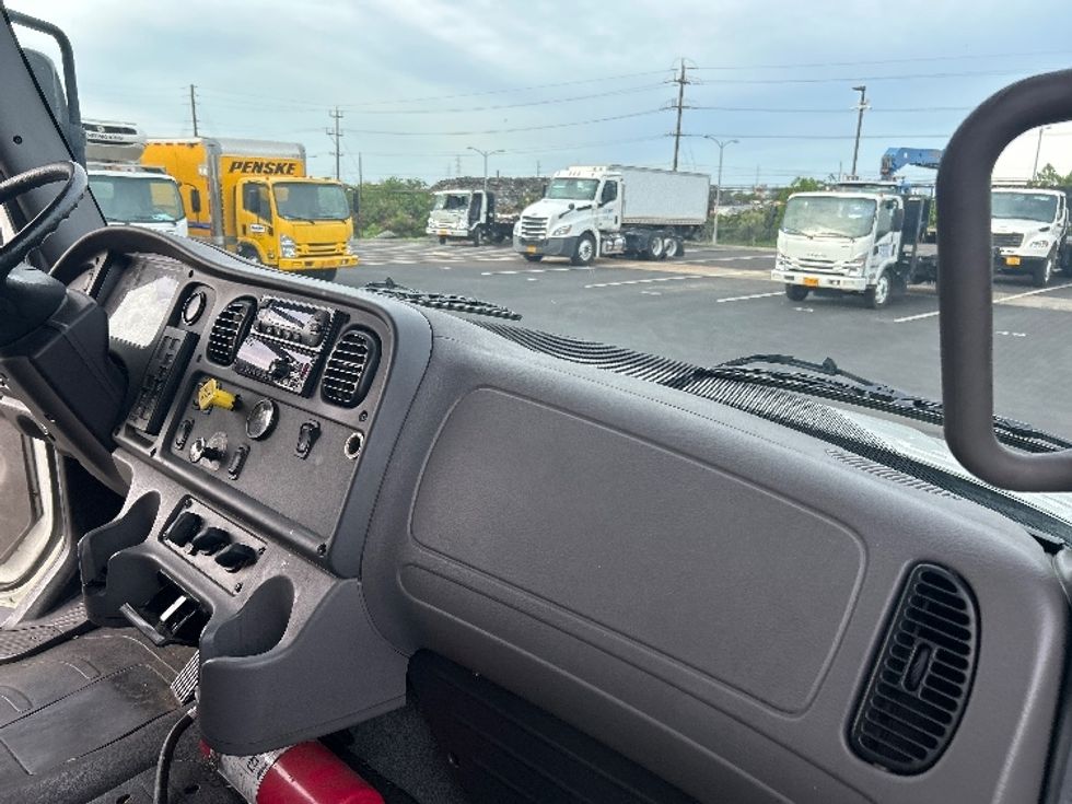 Refrigerated Truck-Light and Medium Duty Trucks-Freightliner-2019-M2-Torrance-CA-46,358\n\t\tmiles-$ 61,500 - Image 20