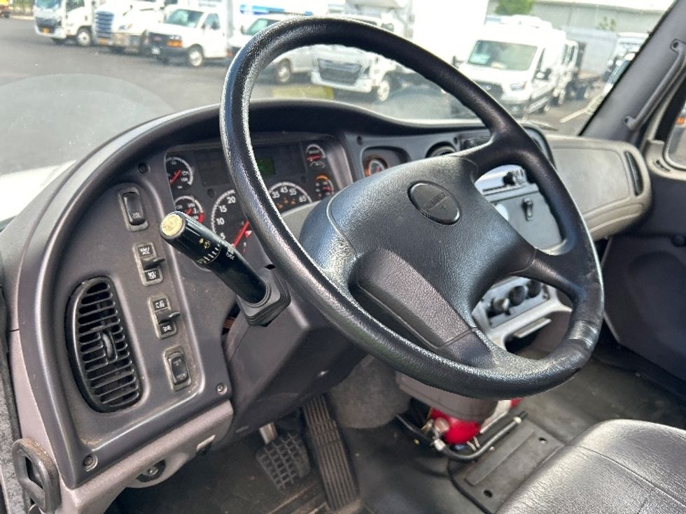 Refrigerated Truck-Light and Medium Duty Trucks-Freightliner-2019-M2-Torrance-CA-60,217\n\t\tmiles-$ 59,750 - Image 17