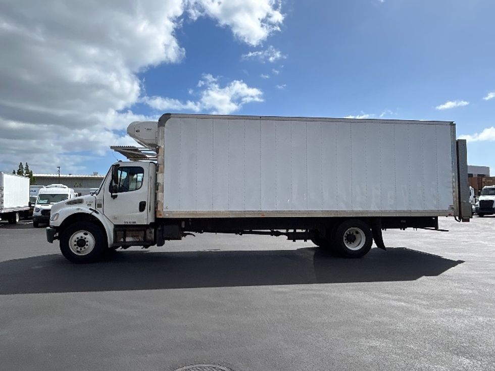 Refrigerated Truck-Light and Medium Duty Trucks-Freightliner-2019-M2-Torrance-CA-60,217\n\t\tmiles-$ 59,750 - Image 4