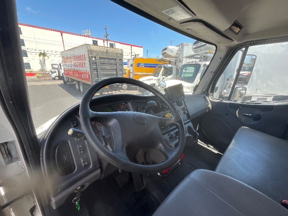 Refrigerated Truck-Light and Medium Duty Trucks-Freightliner-2019-M2-Torrance-CA-63,751\n\t\tmiles-$ 57,250 - Image 16