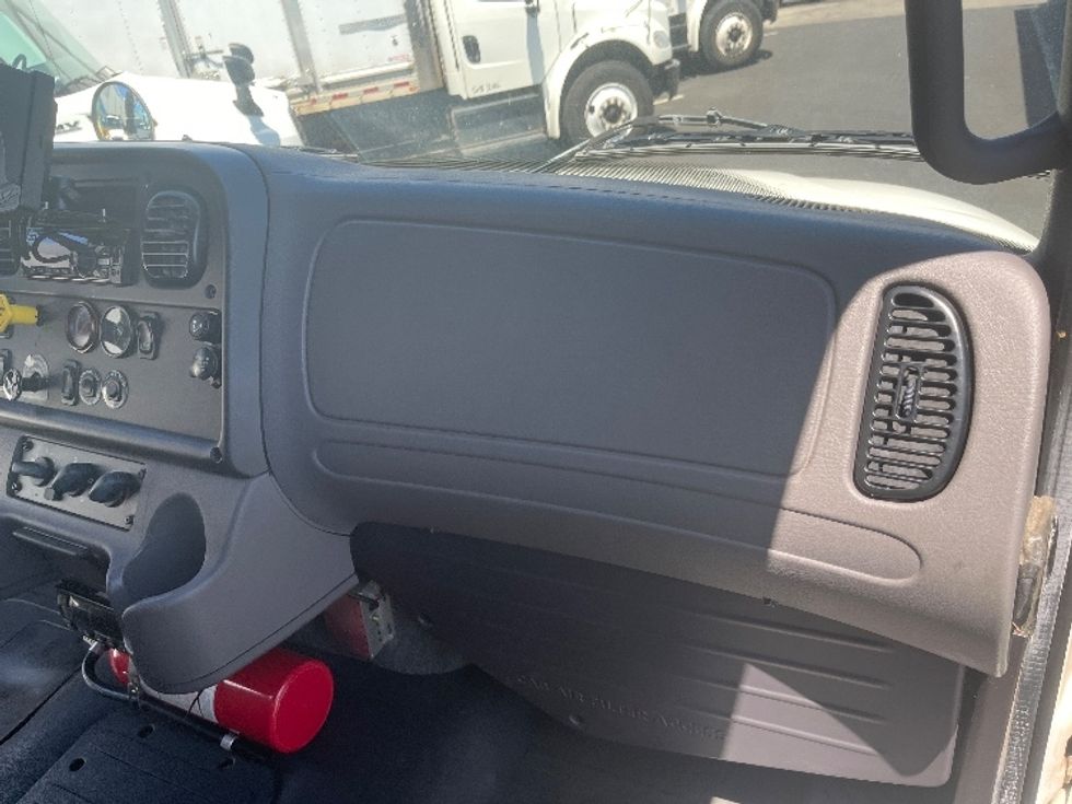 Refrigerated Truck-Light and Medium Duty Trucks-Freightliner-2019-M2-Torrance-CA-63,751\n\t\tmiles-$ 57,250 - Image 20