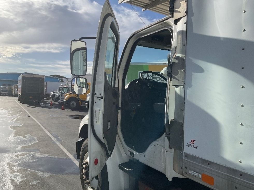 Refrigerated Truck-Light and Medium Duty Trucks-Freightliner-2019-M2-Torrance-CA-66,121\n\t\tmiles-$ 59,000 - Image 16