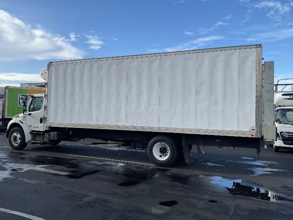 Refrigerated Truck-Light and Medium Duty Trucks-Freightliner-2019-M2-Torrance-CA-66,121\n\t\tmiles-$ 59,000 - Image 4