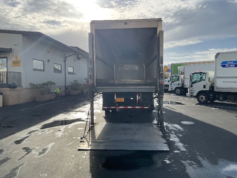 Refrigerated Truck-Light and Medium Duty Trucks-Freightliner-2019-M2-Torrance-CA-66,121\n\t\tmiles-$ 59,000 - Image 9