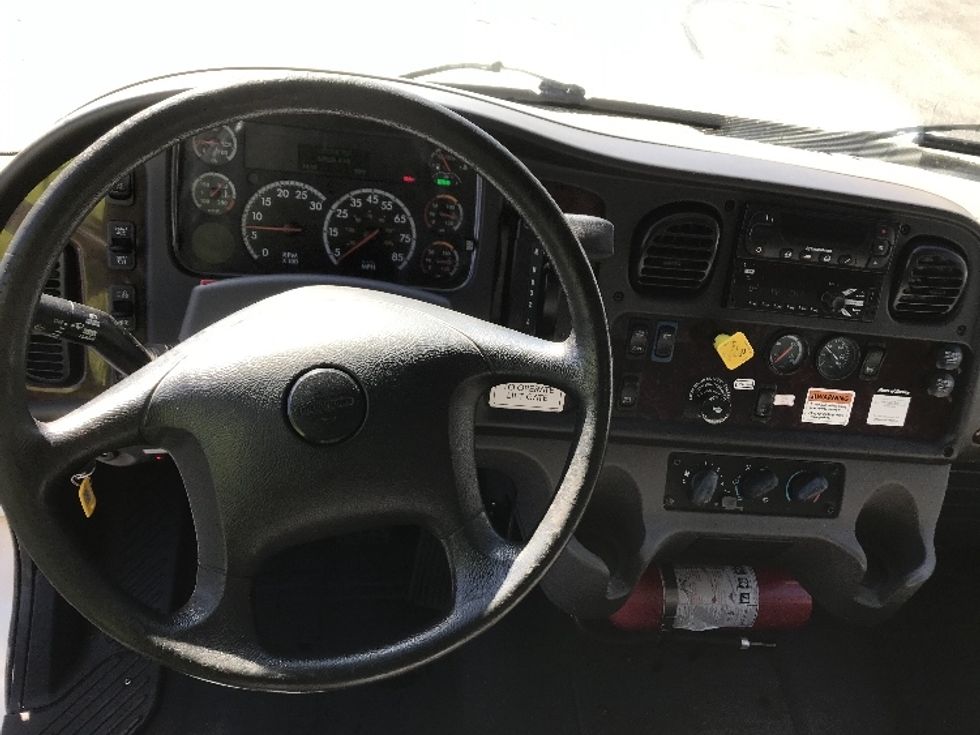 Refrigerated Truck-Light and Medium Duty Trucks-Freightliner-2019-M2-Torrance-CA-69,928\n\t\tmiles-$ 59,750 - Image 18