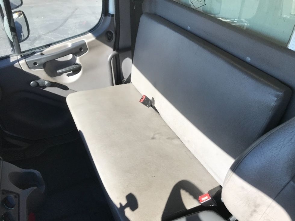 Refrigerated Truck-Light and Medium Duty Trucks-Freightliner-2019-M2-Torrance-CA-69,928\n\t\tmiles-$ 59,750 - Image 19