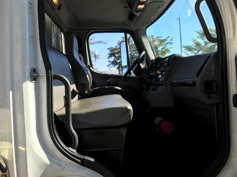 Refrigerated Truck-Light and Medium Duty Trucks-Freightliner-2019-M2-Torrance-CA-69,928\n\t\tmiles-$ 59,750 - Image 22
