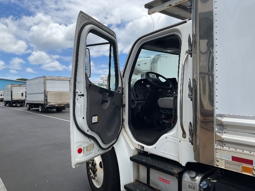 Refrigerated Truck-Light and Medium Duty Trucks-Freightliner-2019-M2-Torrance-CA-70,209\n\t\tmiles-$ 59,000 - Image 16