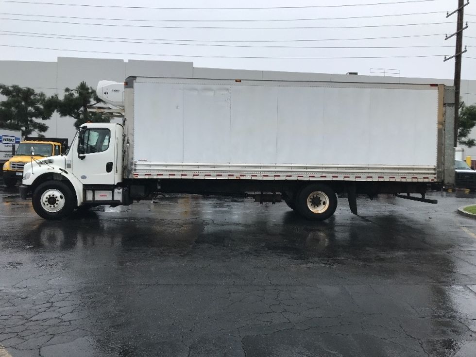 Refrigerated Truck-Light and Medium Duty Trucks-Freightliner-2019-M2-Torrance-CA-71,719\n\t\tmiles-$ 59,250 - Image 4