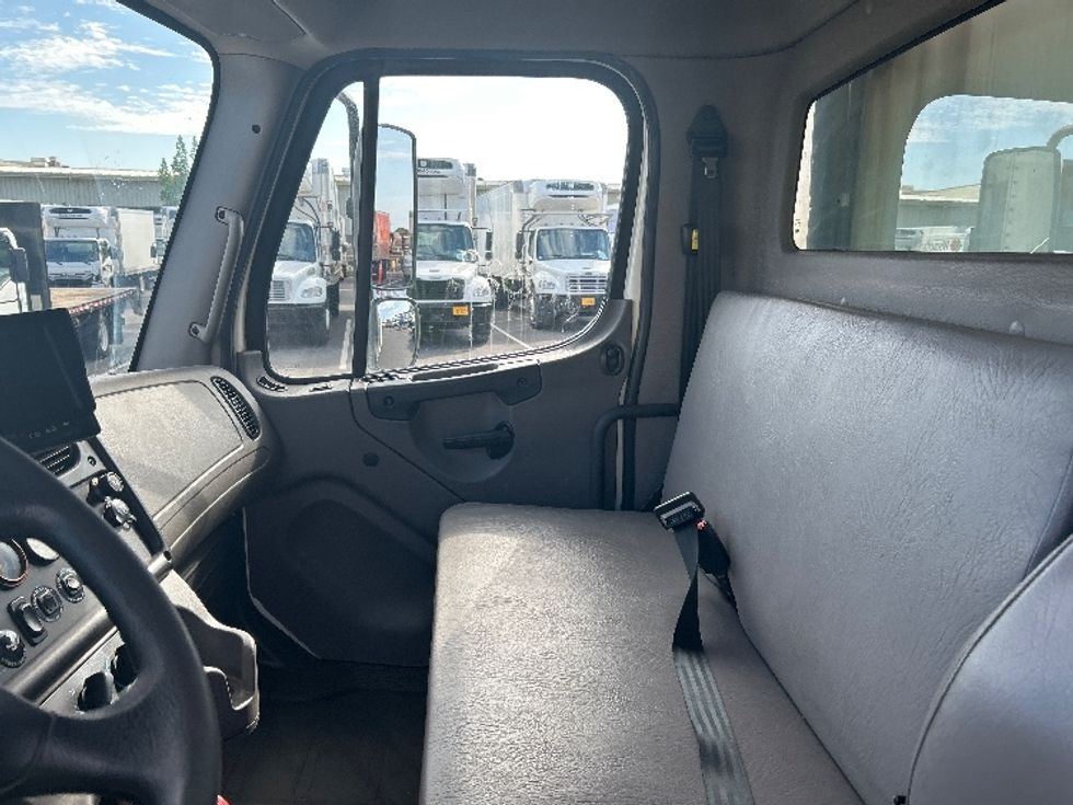 Refrigerated Truck-Light and Medium Duty Trucks-Freightliner-2019-M2-Torrance-CA-76,461\n\t\tmiles-$ 57,500 - Image 19