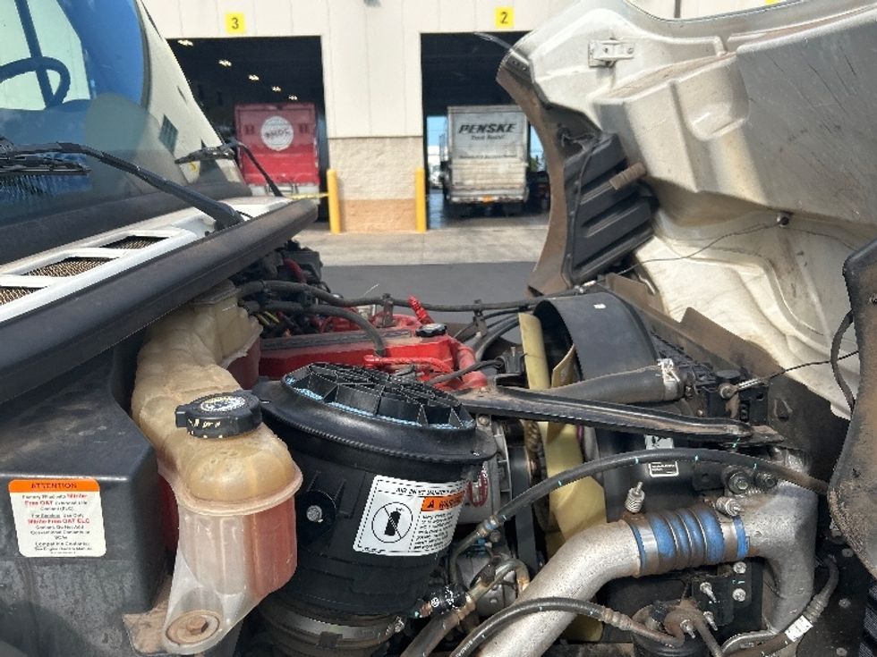 Refrigerated Truck-Light and Medium Duty Trucks-Freightliner-2019-M2-Torrance-CA-76,461\n\t\tmiles-$ 57,500 - Image 23