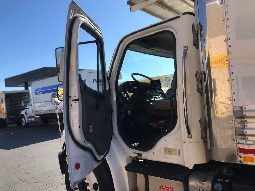 Refrigerated Truck-Light and Medium Duty Trucks-Freightliner-2019-M2-Torrance-CA-78,886\n\t\tmiles-$ 58,750 - Image 16