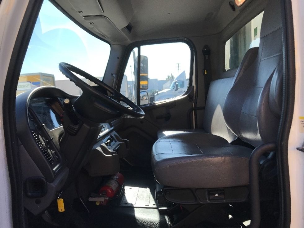 Refrigerated Truck-Light and Medium Duty Trucks-Freightliner-2019-M2-Torrance-CA-78,886\n\t\tmiles-$ 58,750 - Image 17