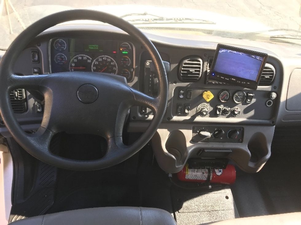 Refrigerated Truck-Light and Medium Duty Trucks-Freightliner-2019-M2-Torrance-CA-78,886\n\t\tmiles-$ 58,750 - Image 18