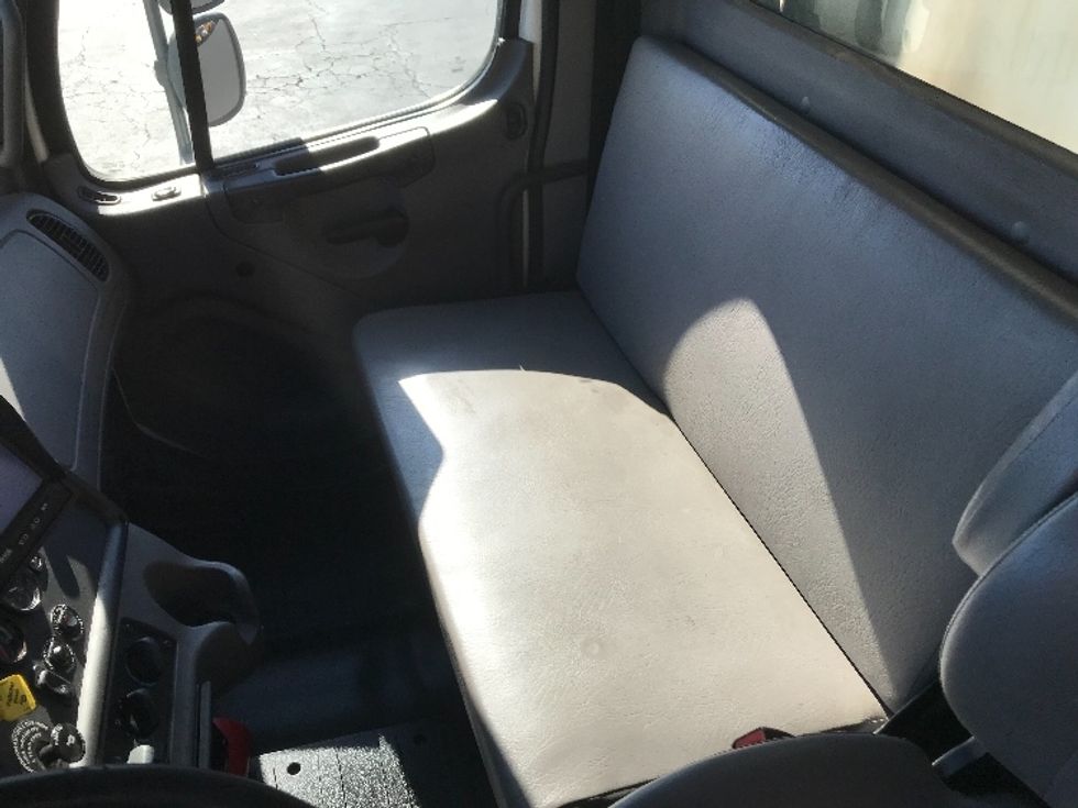 Refrigerated Truck-Light and Medium Duty Trucks-Freightliner-2019-M2-Torrance-CA-78,886\n\t\tmiles-$ 58,750 - Image 19