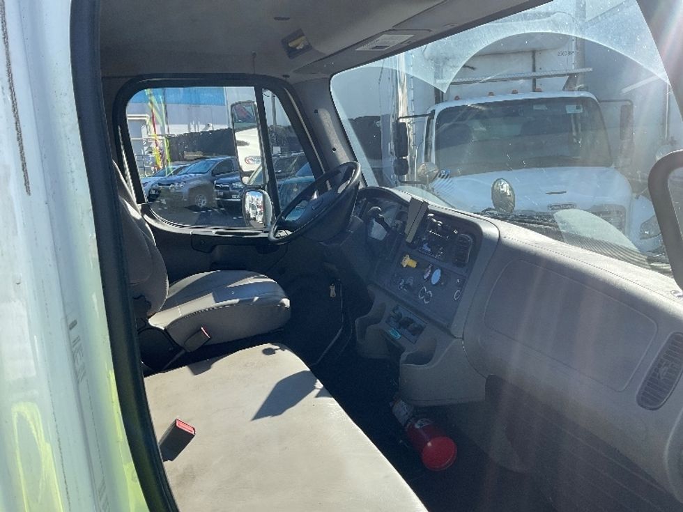 Refrigerated Truck-Light and Medium Duty Trucks-Freightliner-2019-M2-Torrance-CA-78,886\n\t\tmiles-$ 58,750 - Image 22