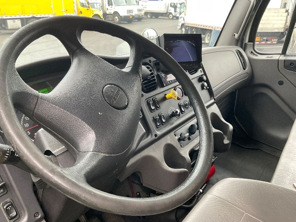 Refrigerated Truck-Light and Medium Duty Trucks-Freightliner-2019-M2-Torrance-CA-89,778\n\t\tmiles-$ 56,250 - Image 18