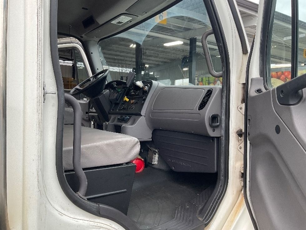 Refrigerated Truck-Light and Medium Duty Trucks-Freightliner-2019-M2-Torrance-CA-89,778\n\t\tmiles-$ 56,250 - Image 20