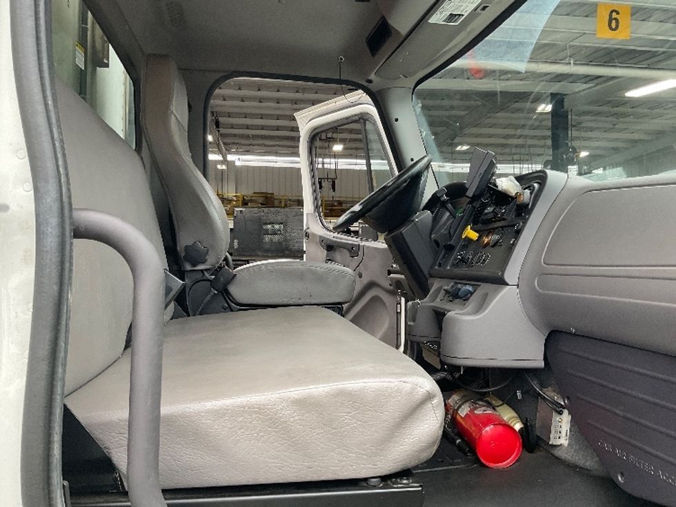 Refrigerated Truck-Light and Medium Duty Trucks-Freightliner-2019-M2-Torrance-CA-89,778\n\t\tmiles-$ 56,250 - Image 22