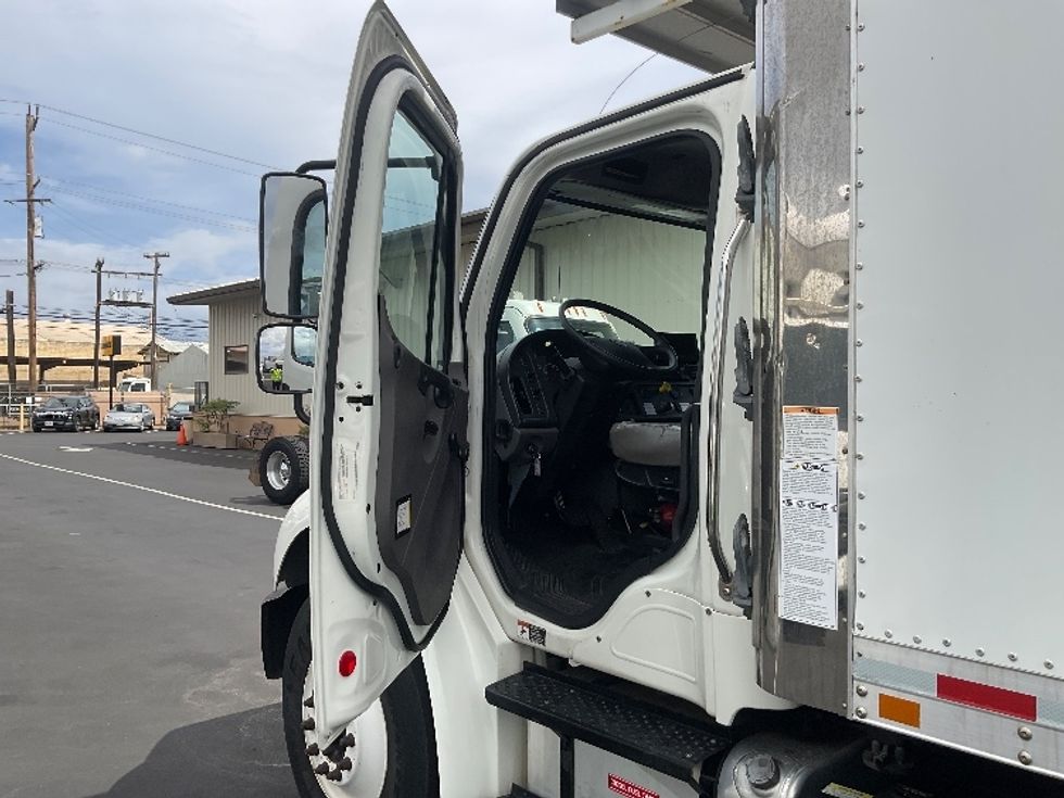 Refrigerated Truck-Light and Medium Duty Trucks-Freightliner-2019-M2-Torrance-CA-90,140\n\t\tmiles-$ 62,250 - Image 16