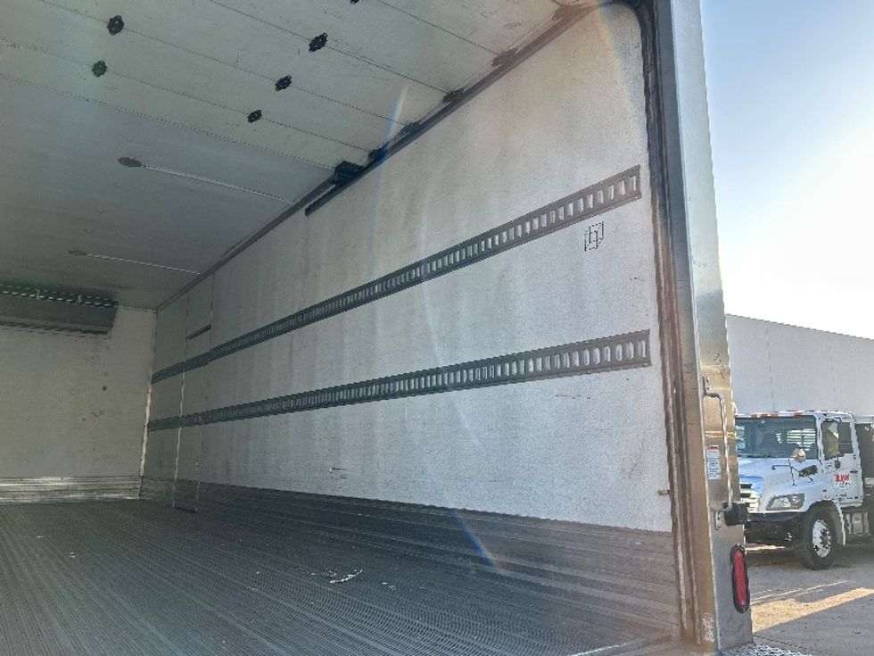Refrigerated Truck-Light and Medium Duty Trucks-Freightliner-2019-M2-Vernon-CA-159,094\n\t\tmiles-$ 69,250 - Image 11