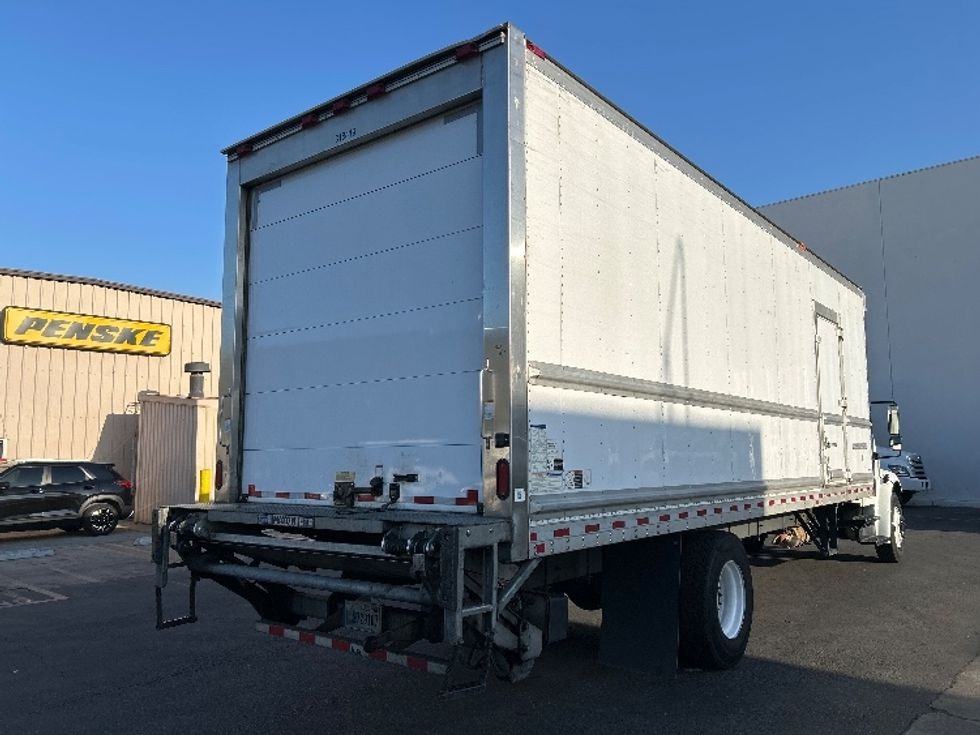 Refrigerated Truck-Light and Medium Duty Trucks-Freightliner-2019-M2-Vernon-CA-159,094\n\t\tmiles-$ 69,250 - Image 12