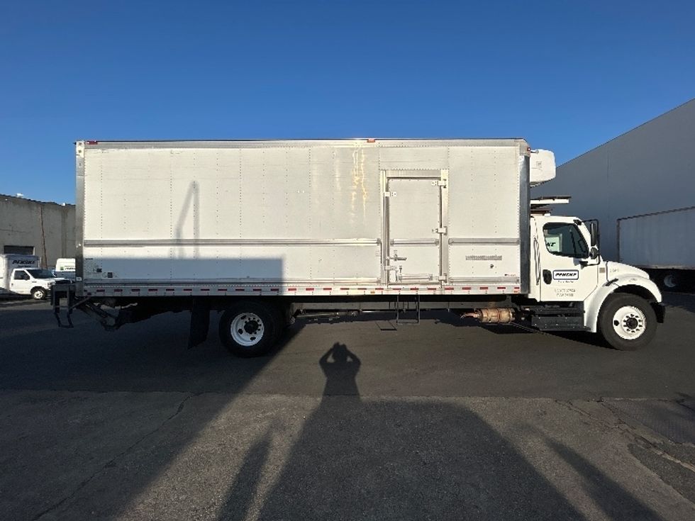 Refrigerated Truck-Light and Medium Duty Trucks-Freightliner-2019-M2-Vernon-CA-159,094\n\t\tmiles-$ 69,250 - Image 14