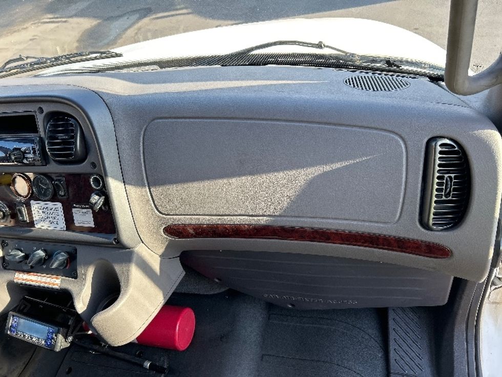 Refrigerated Truck-Light and Medium Duty Trucks-Freightliner-2019-M2-Vernon-CA-159,094\n\t\tmiles-$ 69,250 - Image 20