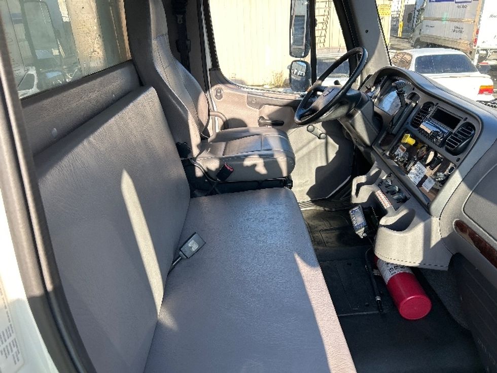 Refrigerated Truck-Light and Medium Duty Trucks-Freightliner-2019-M2-Vernon-CA-159,094\n\t\tmiles-$ 69,250 - Image 21