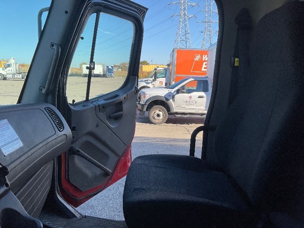 Refrigerated Truck-Light and Medium Duty Trucks-Freightliner-2019-M2-Warren-MI-231,411\n\t\tmiles-$ 57,250 - Image 18